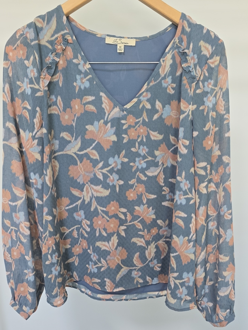 Les Serein Blue Floral V-Neck Long Sleeve Blouse - NEVER WORN